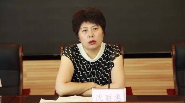 望奎县卫计局副局长沈丽慧,望奎县中医院党总支书记,院长刘士义出席