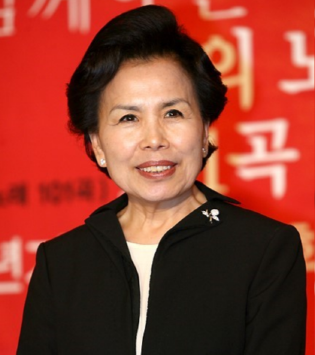 韩国老牌女歌手李美子