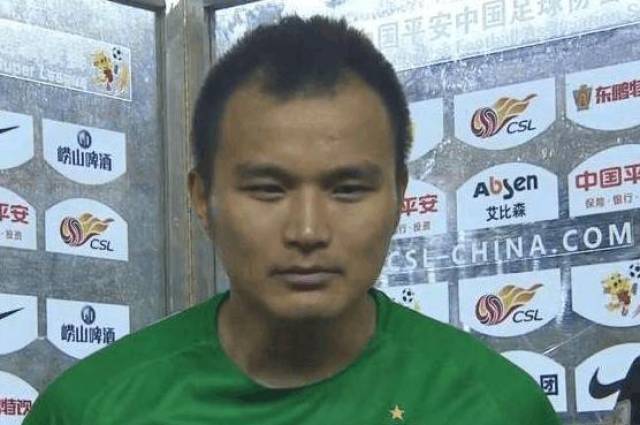 最近申花门将邱盛炯接受了记者的采访谈到了关于他自己和登巴巴的话题