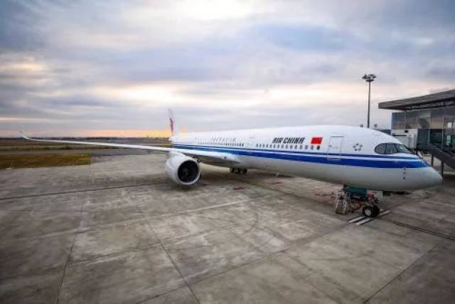 中国国际航空公司接收其首架空客A350-900飞机_手机搜狐网