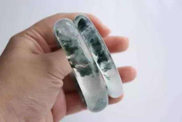 飘花”翡翠手镯“飘花”的就一定是翡翠吗？_搜狐网