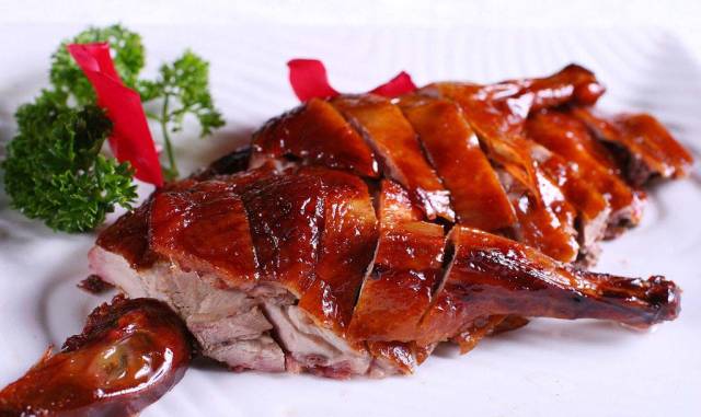 知道北京烤鸭的你,是不是也了解过什么是香酥烤鸭?