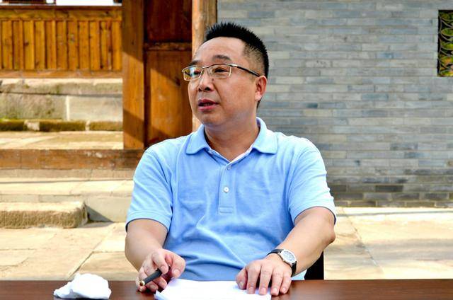 岳池:郑鹏程赴白庙镇宣讲省委十一届三次全会精神和督导脱贫攻坚工作