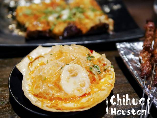 休斯顿营业到凌晨的串儿店里, 羊肉串鸡脆骨冷面烤扇贝在向我招手!