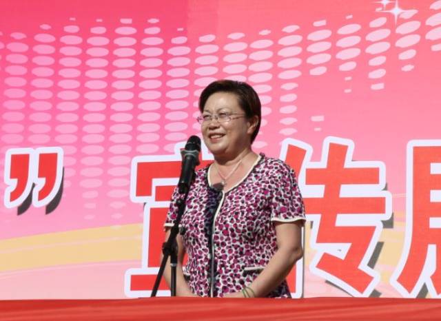 石河子市副市长乐旸致开幕词