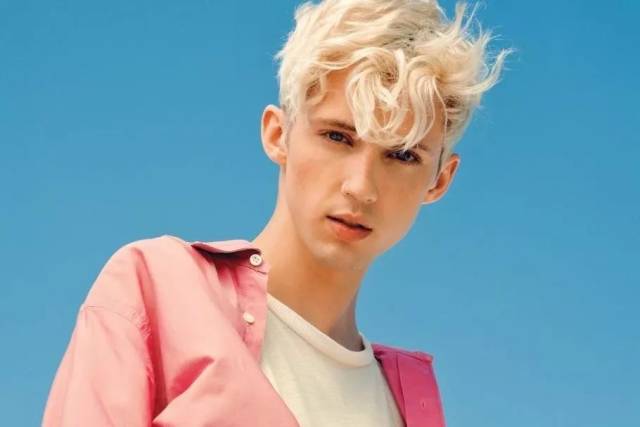 troye sivan, ariana grande,和nicki minaj都要在这个月发行专辑