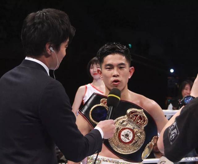29岁的井冈一翔是112磅以下级别著名拳手,甚至可以在所属领域成为里程
