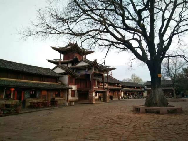 剑川老君山脚下的这个彝族村寨一年有20000多人次自驾游游客去旅游