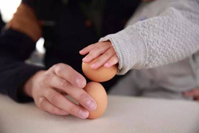 每天吃鸡蛋会升高胆固醇正常摄入不会