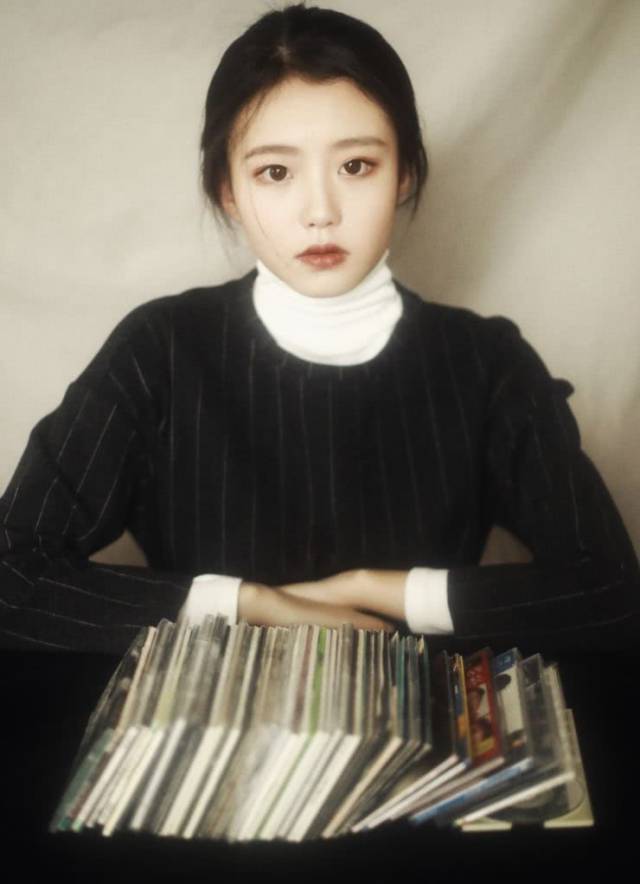 这个单眼皮00后逆天了,ko所有高鼻梁大眼睛网红!