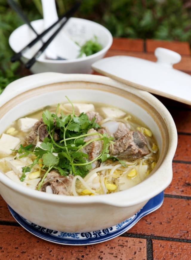 冻豆腐豆芽排骨汤