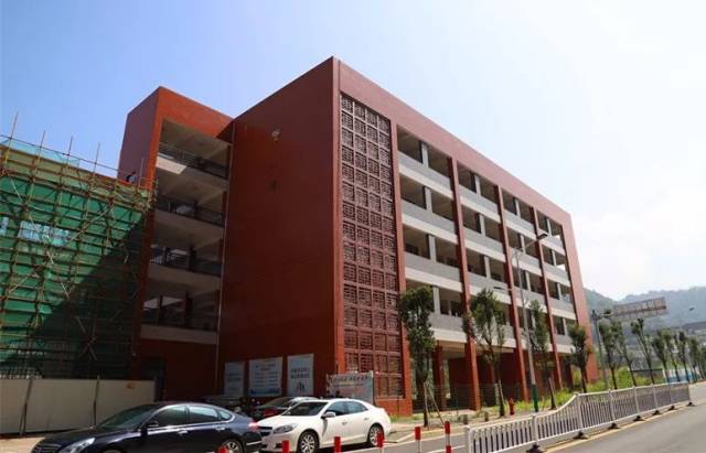 龙岩莲东小学东山校区二,三期项目顺利推进!