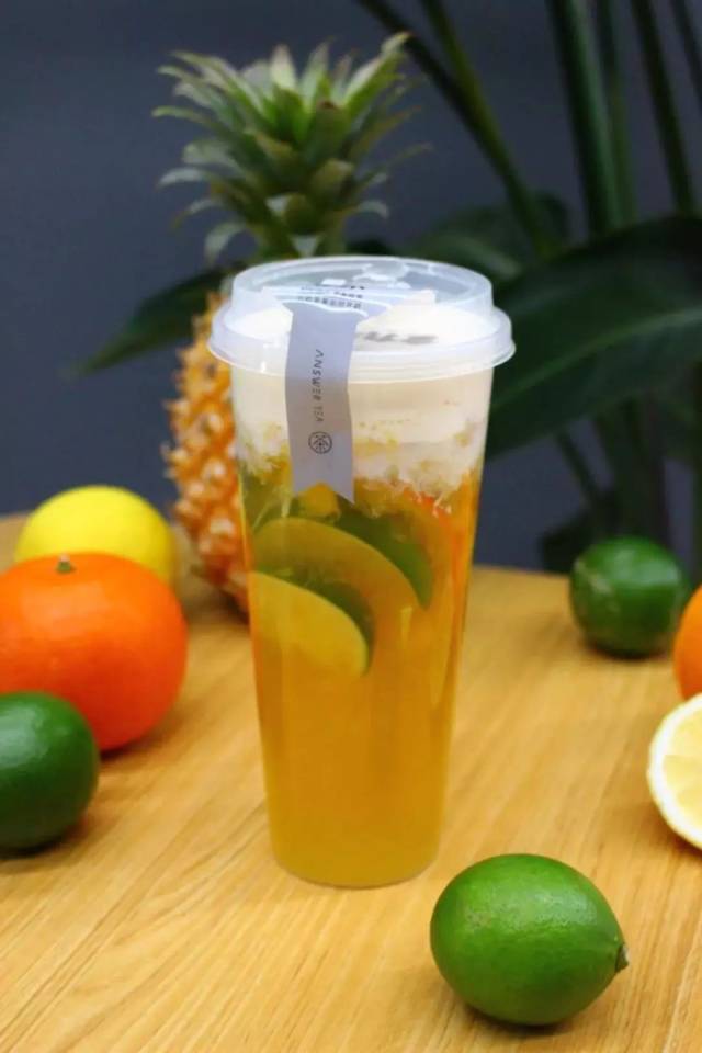 新品 -衣兮青梅乌龙 // 经典 -柳橙乳多多奶盖 //经典 -黑玉红茶