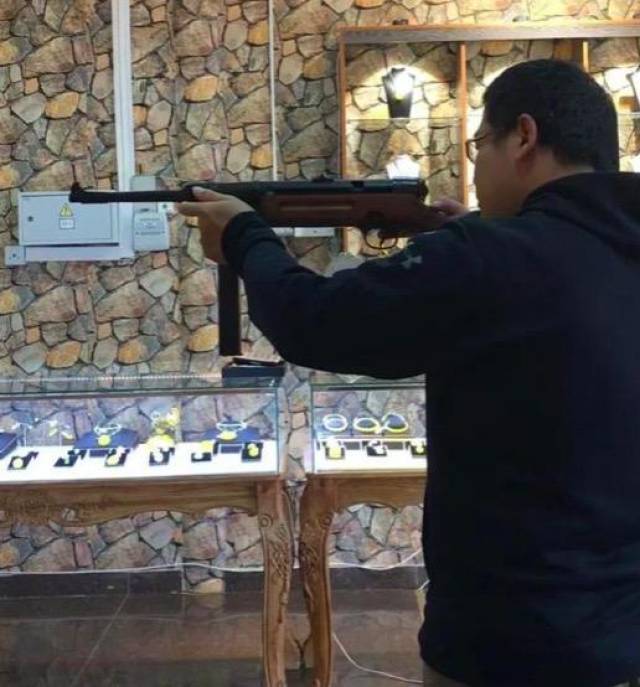 都知道德国mp40冲锋枪可知道mp41的有多少人举手