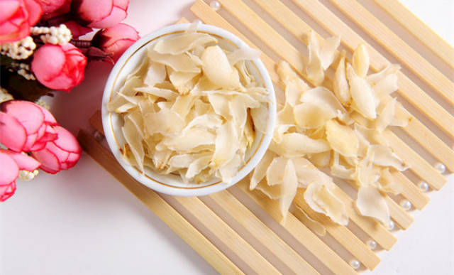 滋补汤——沙参百合鸭汤