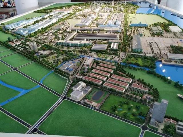 绿色节能的宝钢厂区1:1000模型节能工作历程与困难下午2点的上海,气温