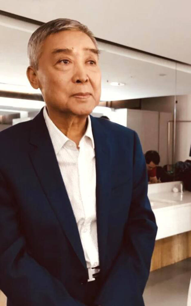 65岁相声名家师胜杰近照曝光 病后重返舞台精神状态俱佳