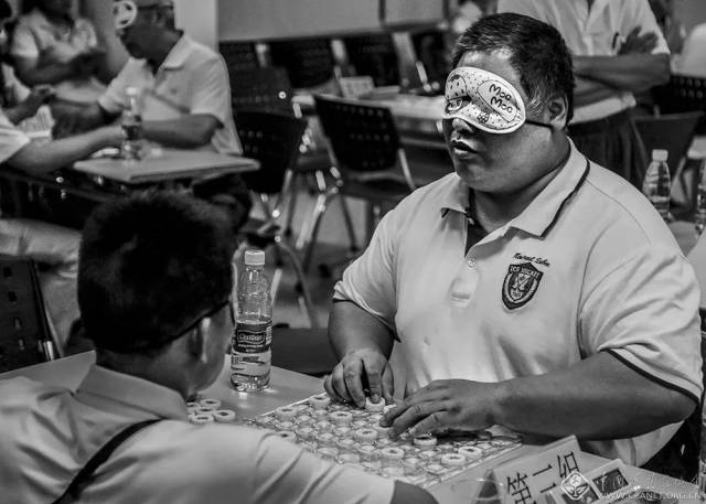 佳作欣赏|"无声的世界,有声的关爱"第六届国际聋人摄影展入选作品选登