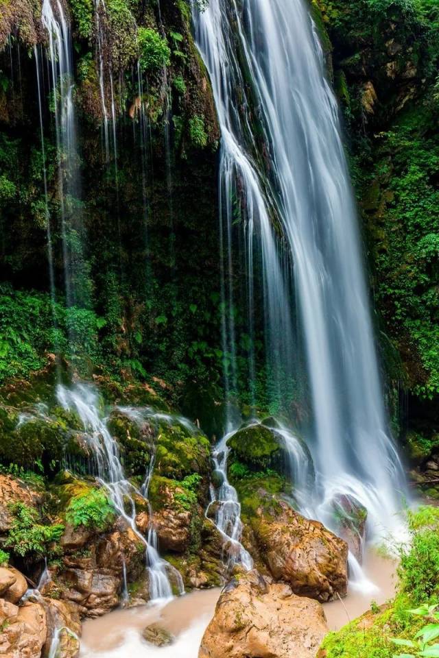 【 超美视频】水从天上来!攀枝花最静谧清幽的山水秘境,您去过吗?