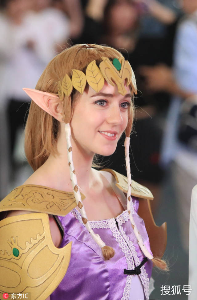 比利时姑娘逛云南文博会一路被追踪!