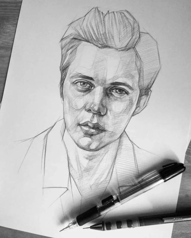 线条明快,富有质感的铅笔素描人像画,值得收藏