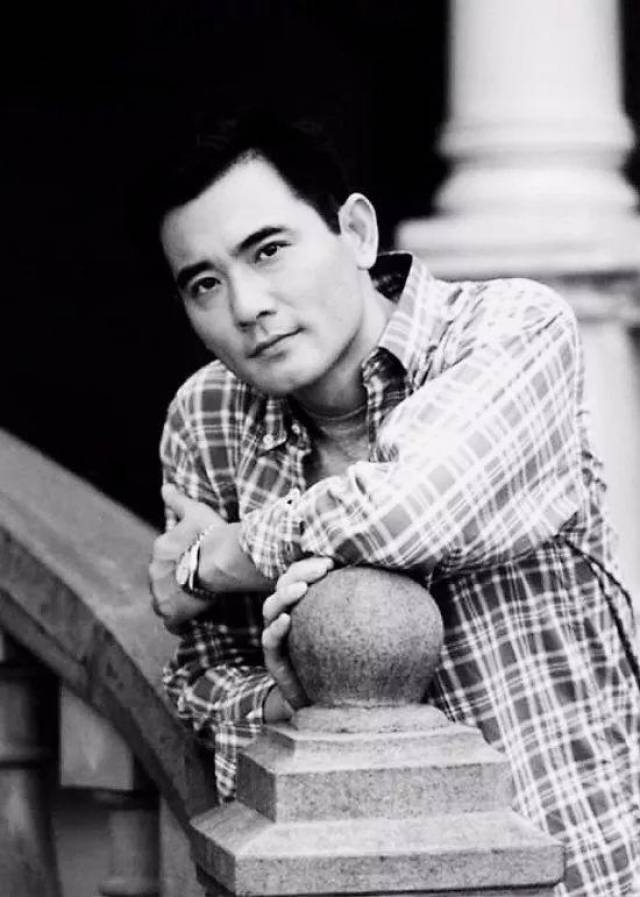 年近六十的老戏骨,容颜未老,才情尚在!