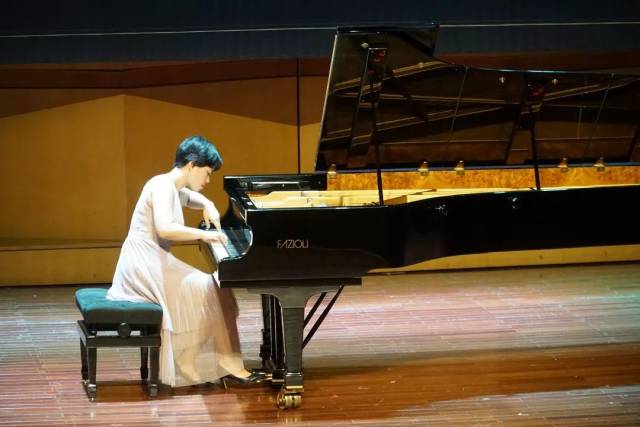 "相约九日台——吴茜茜钢琴独奏音乐会"精彩举行