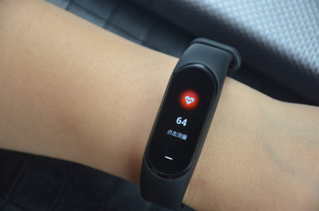 搭载amoled彩屏,nfc!来自小米有品的黑加手环评测