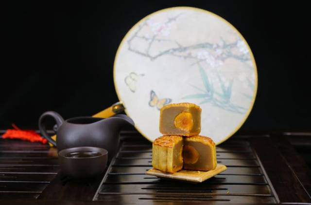 泉月寄情,好礼佳意丨海泉湾泉月月饼全面预售