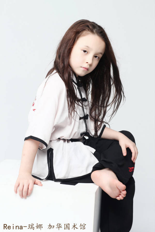 功夫小学员瑞娜reina,欢迎大家关注腾讯视频《放开我北鼻》综艺节目