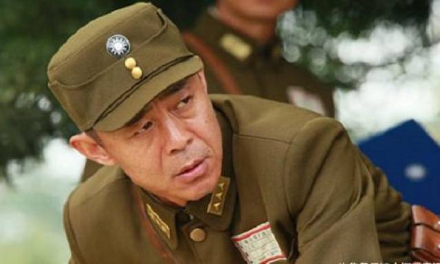 侯勇,在《冲出亚马逊》中的军装照也是让人眼前一亮.