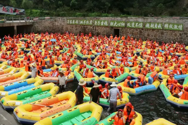 3小时12万人信阳商城县金刚台峡谷漂流火了图