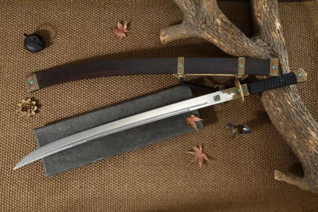 在清朝武备中占据重要地位——精美奢华的四方清刀