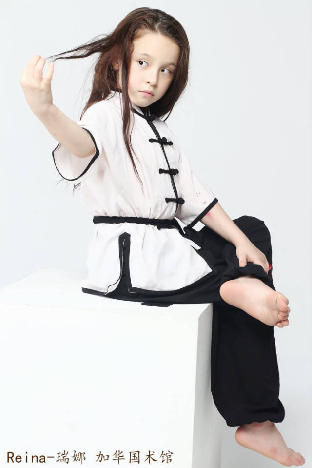 功夫小学员瑞娜reina欢迎大家关注腾讯视频放开我北鼻综艺节目