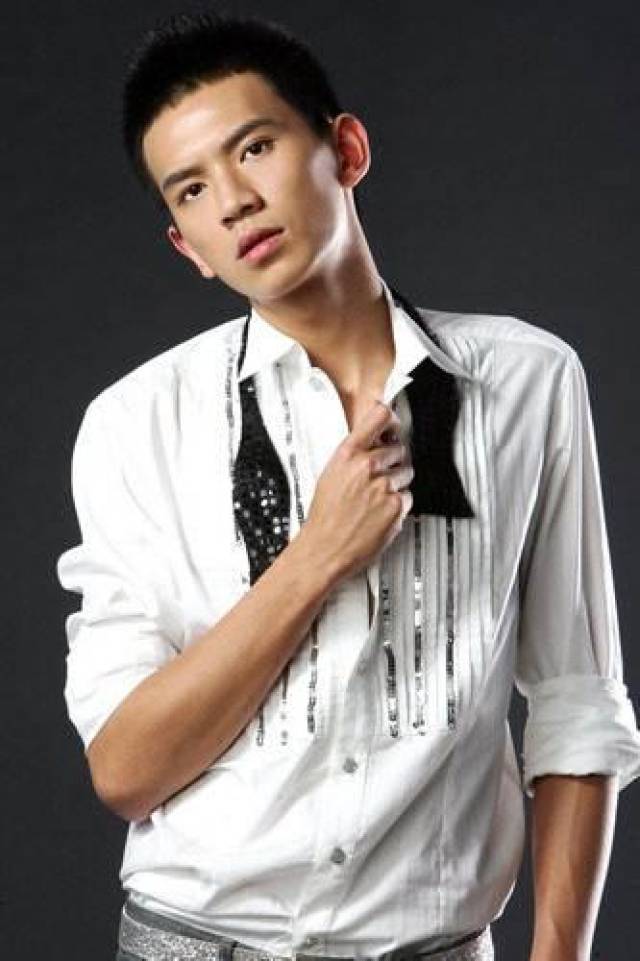 铠甲勇士激斗传黑犀登场