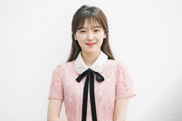 赵宇丽饰演的秀雅,在《我的id是江南美人》是个外表清纯可人,实际上