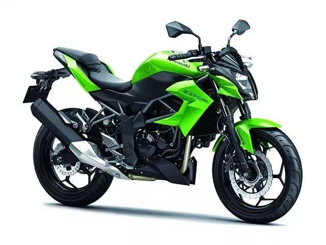 川崎ninja400的兄弟运动街车z400曝光,正面对刚duke 390