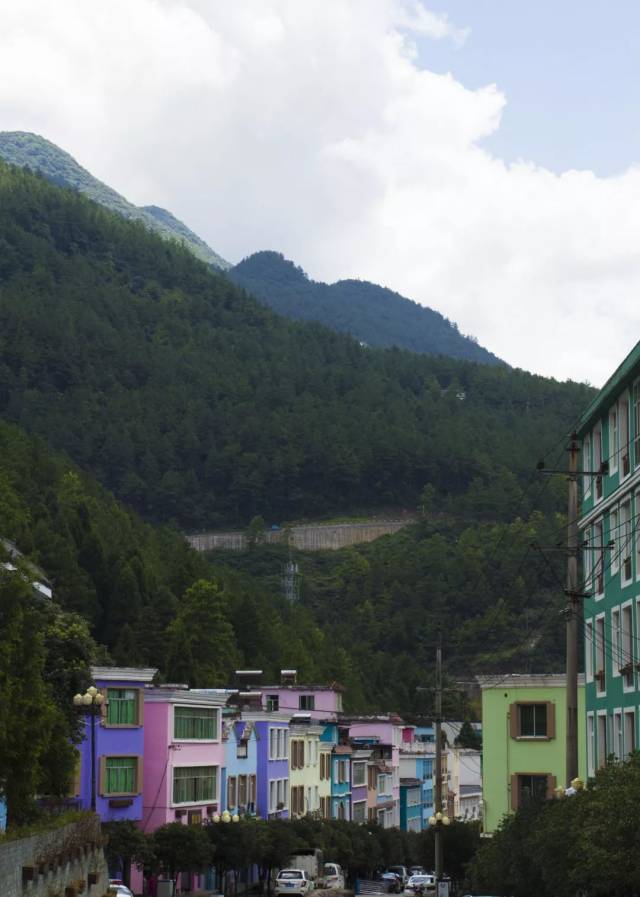 重大学子寻访涪陵大木乡绿水青山涵养乡村旅游扶贫攻坚成就高山涅盘