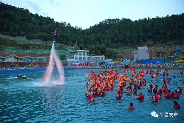 8月10日—8月12日 5万余人狂欢 驷马水乡大峡谷 水上电音节 和伙伴一