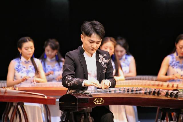"乐响丝路"刘乐古筝艺术专场音乐会在河西学院举办