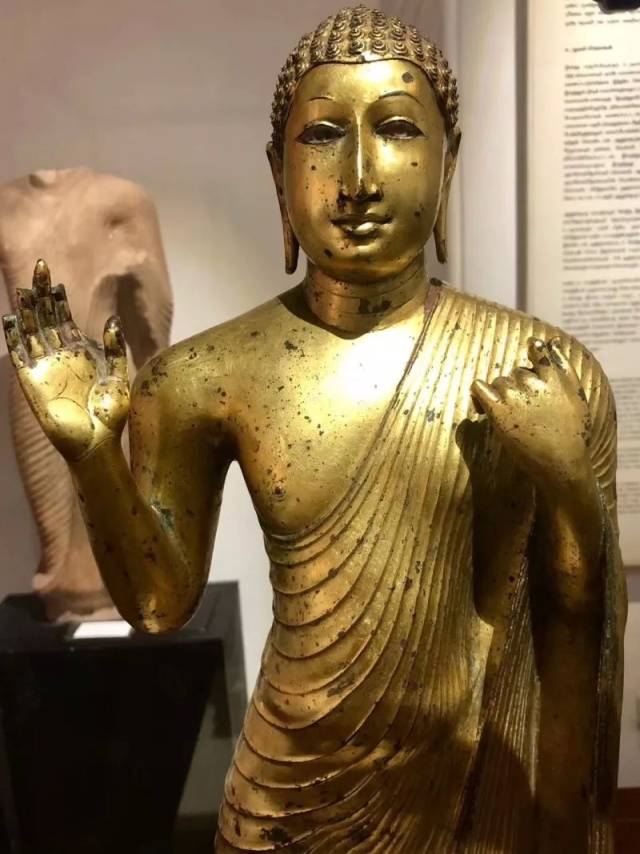 图 | 一西平措 一西告诉堂主,像安岳地区唐宋石窟佛像这样的一级文物