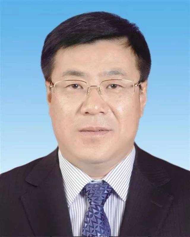 旗长:赵利国 锡林郭勒 锡林浩特市 市长:郭轶杰 二连浩特市  市长