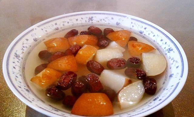 冰糖红梨水——一道颇受欢迎的饭后甜品!