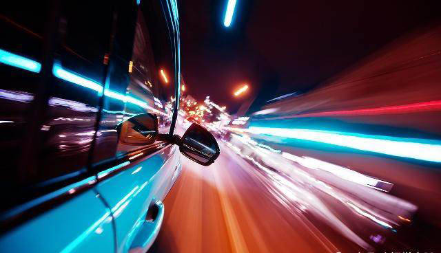 为啥老司机都说夜间开车更安全?听听他们怎么说