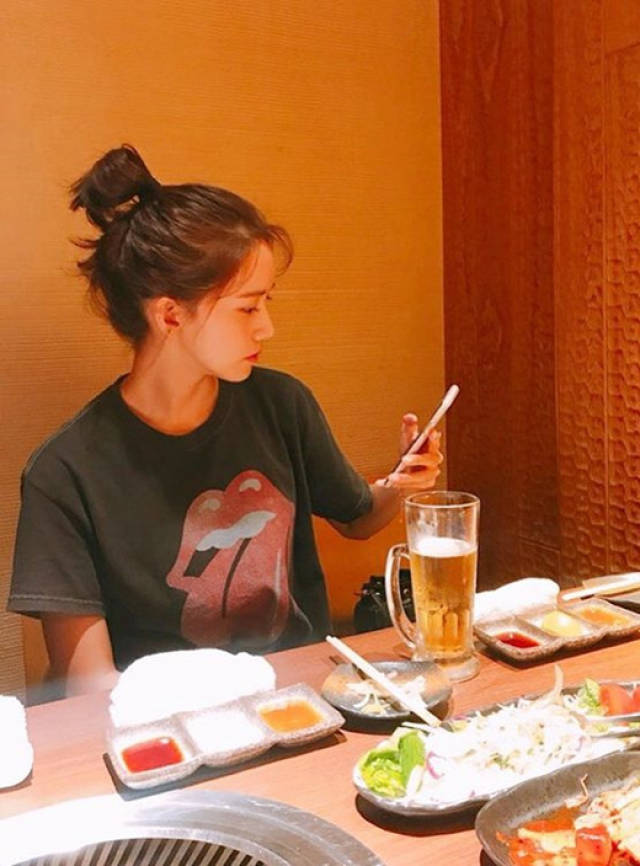 韩国女团少女时代成员林允儿在社交媒体上公开一张日常生活照