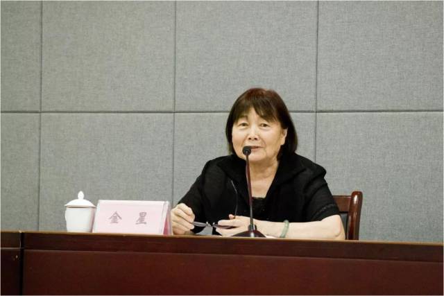 的人物——隐蔽战线上的特殊战士阎又文和在医救前线奋斗终生的金茂岳