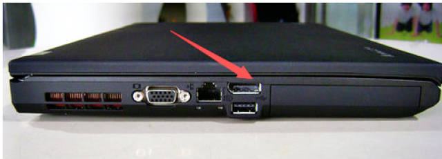 笔记本电脑hdmi接口怎么连接投影仪