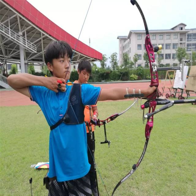 下沙中学射箭队图片