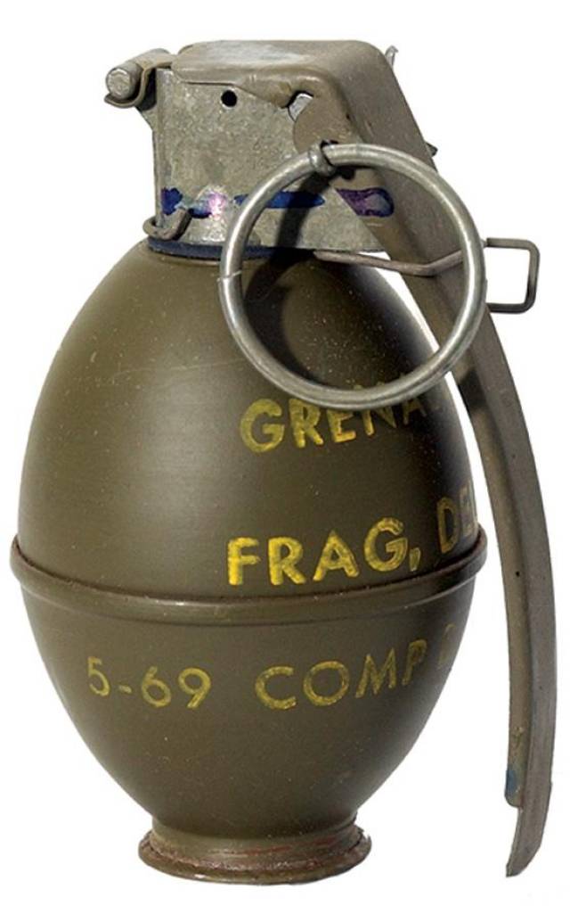 它是一款美国制造的破片式手榴弹,由美国军方开发而成