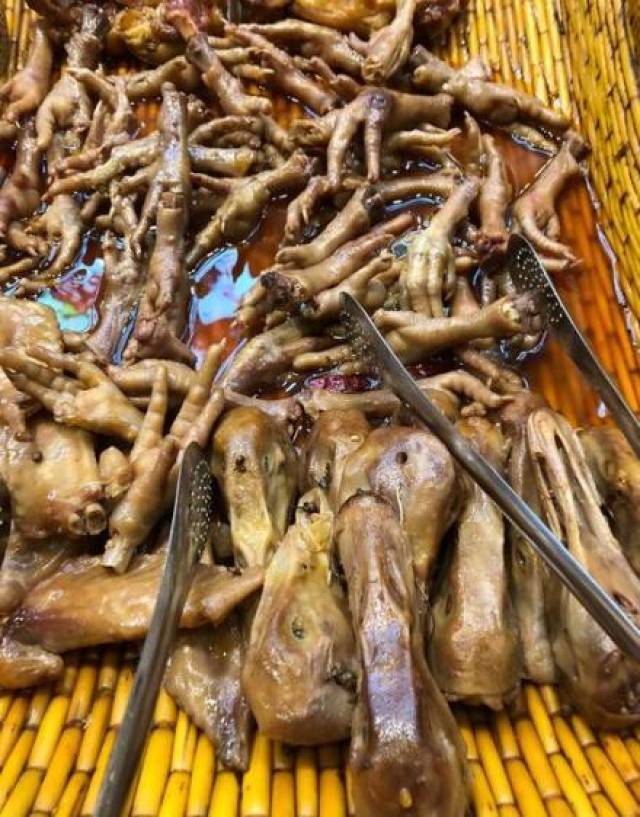 每天排队4小时火爆的食字口现捞与传统卤菜相比有哪些区别